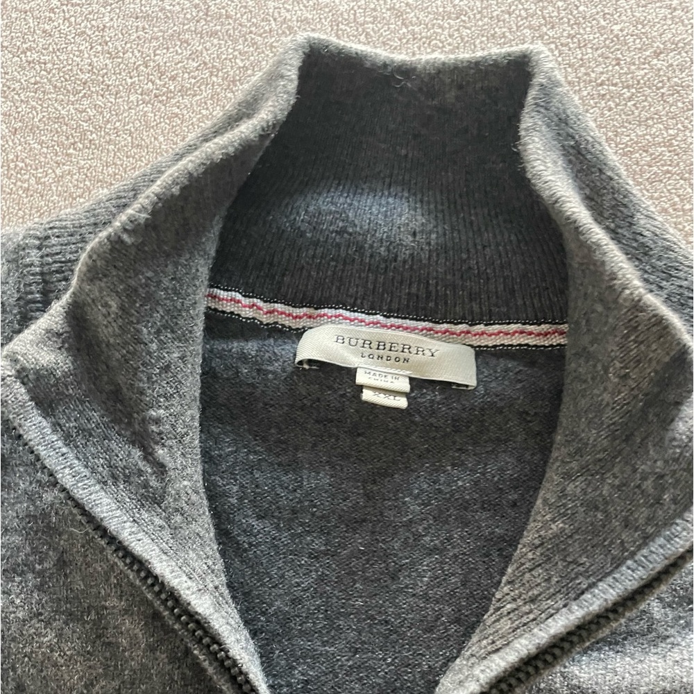 XXL Burberry Cashmere Sweater……
